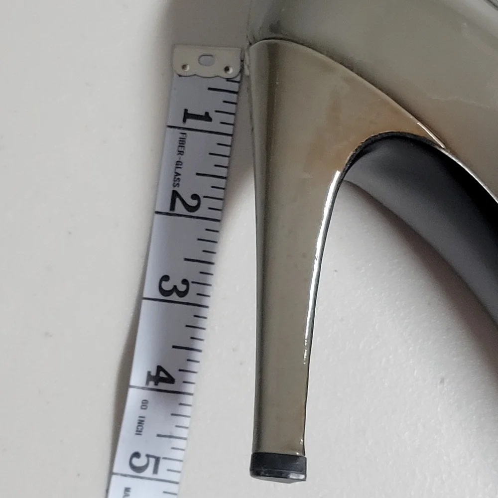 Gucci Buckle Details Patent Leather Heels Size 11. - Picture 13 of 16